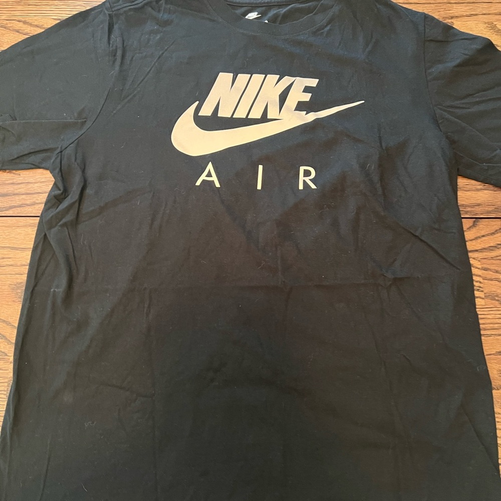 Reflective Nike Tee. Large. Worn once.